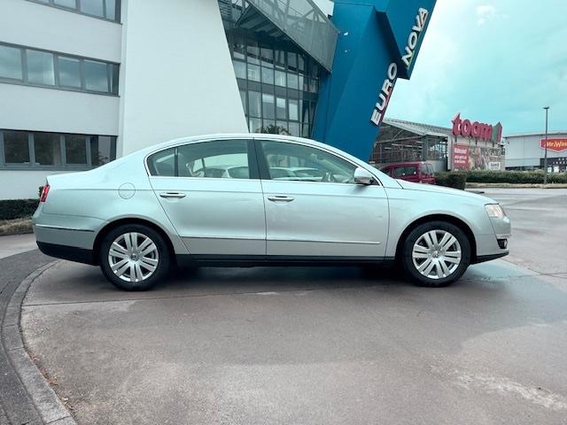Volkswagen Passat 2.0TDI Highline*LEDER*VOLL SCHECKHEFT*1HD
