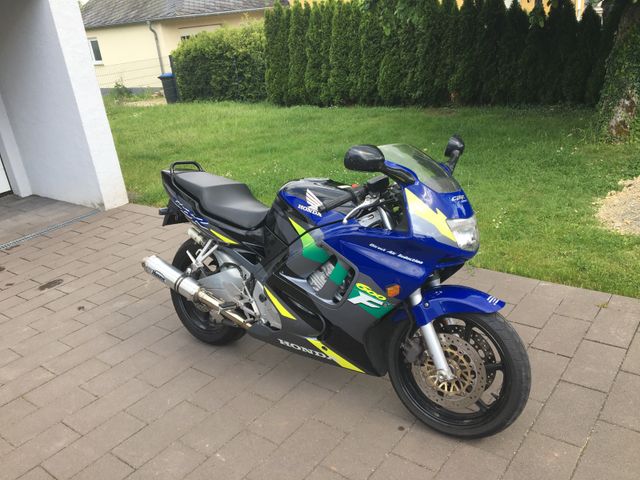 Honda CBR 600 F