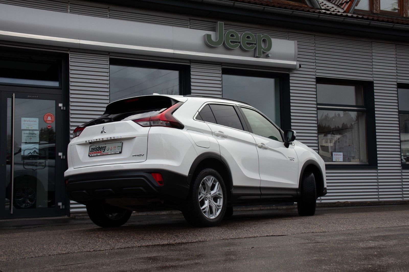 Fahrzeugabbildung Mitsubishi Eclipse Cross 2.4 Basis Plug in Hybrid 4WD Autom