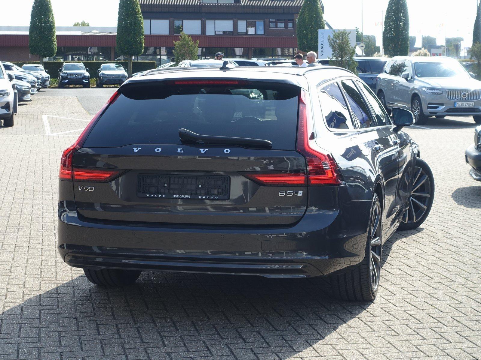 Volvo V90 B5 AWD Momentum Pro/AHK/Kamera/BLIS/Pano.