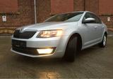 Skoda Octavia 1.6 TDI Ambition Ambition - Skoda Octavia mit Diesel-Antrieb: Limousine, 1.6