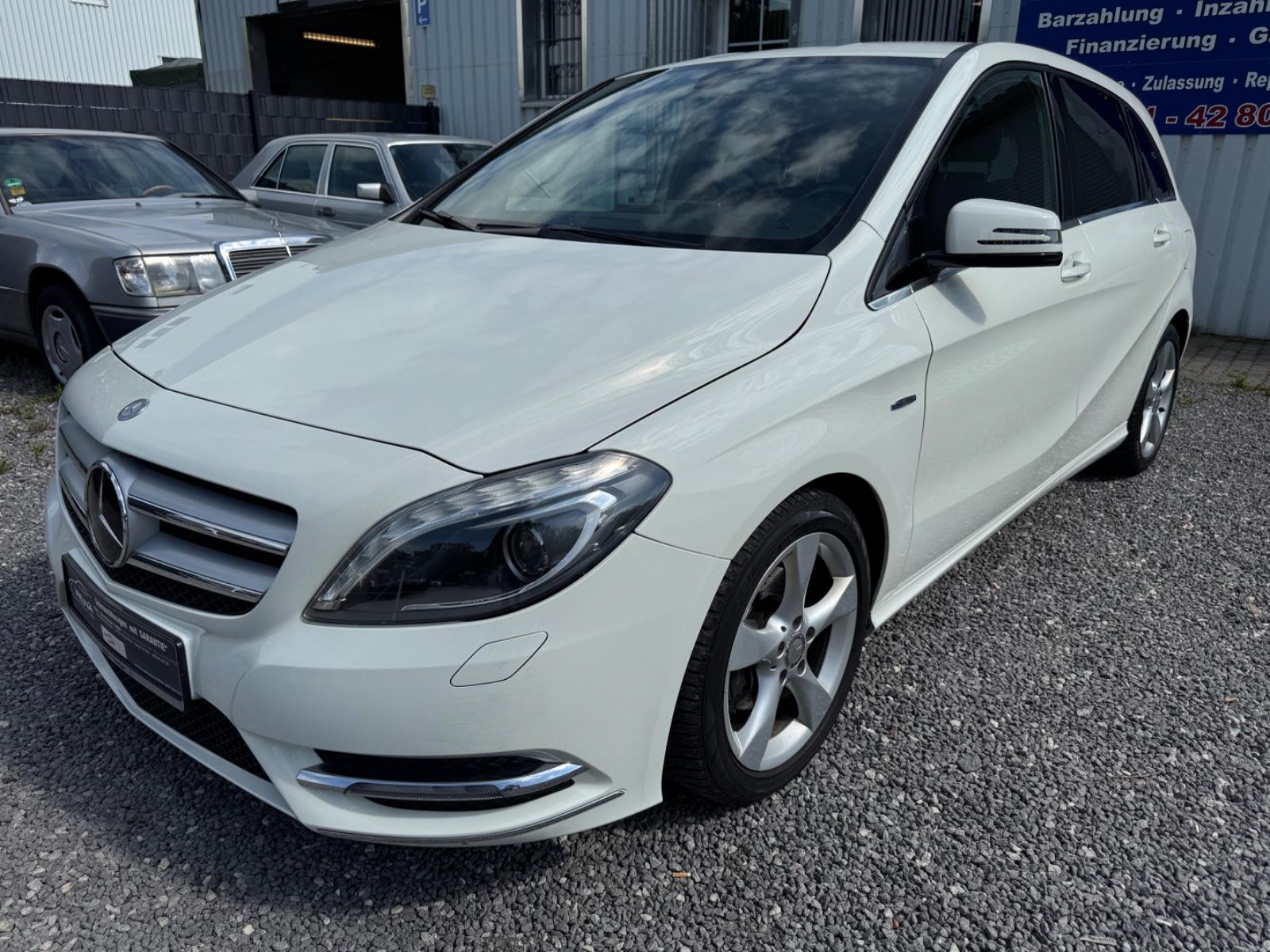 Mercedes-Benz B 180 Bi Xenon Teilleder Kamera Navi