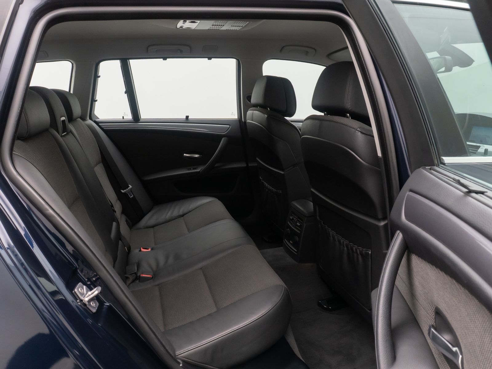 Fahrzeugabbildung BMW 520d Special Edition PDC NaviPro Memory Tempomat
