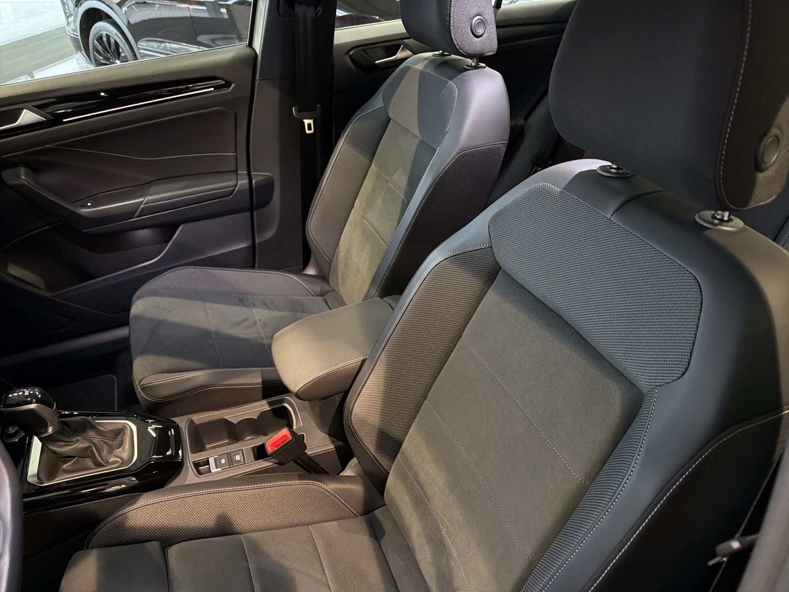 T-Roc R-Line TSDi DSG Navi Kamera LED R-Line