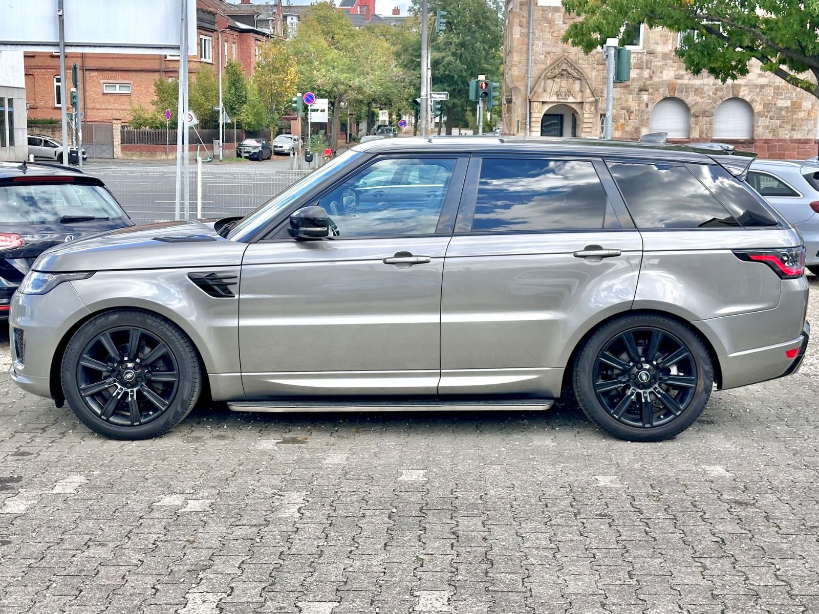 Fahrzeugabbildung Land Rover RANGE ROVER SPORT HSE DYNAMIC*MOD.2019*