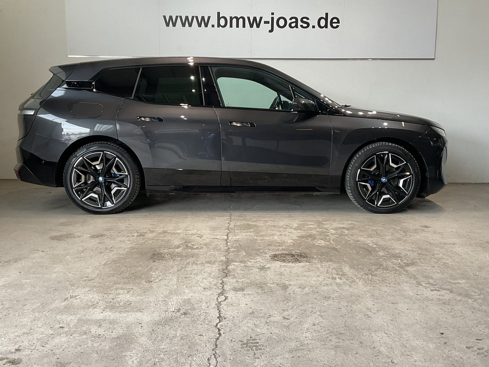 Fahrzeugabbildung BMW iX xDrive40 Sportpaket HK HiFi DAB Pano.Dach
