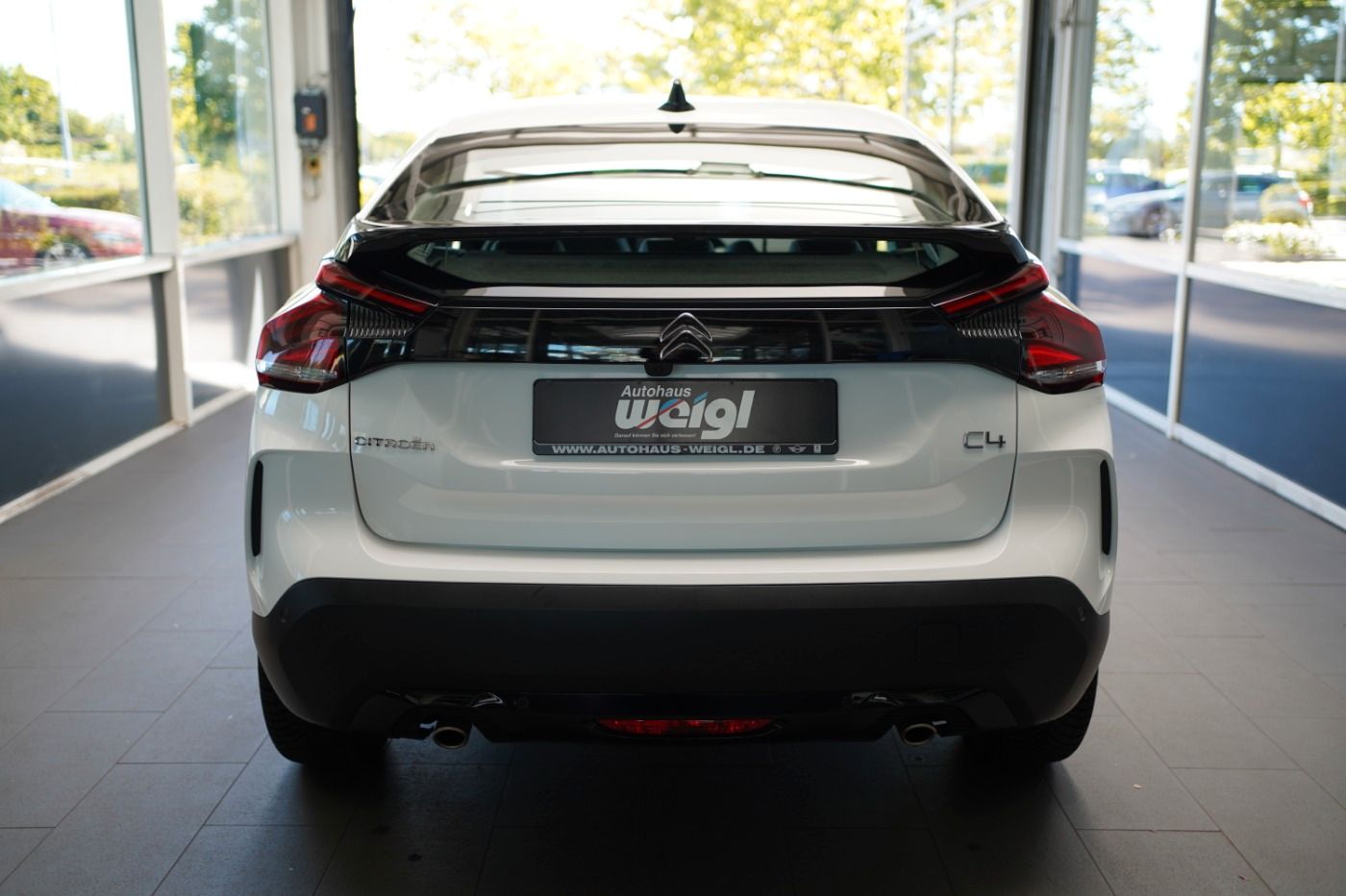 Fahrzeugabbildung Citroën C4 PureTech 130 Feel Pack Sitzheizung Navi DAB