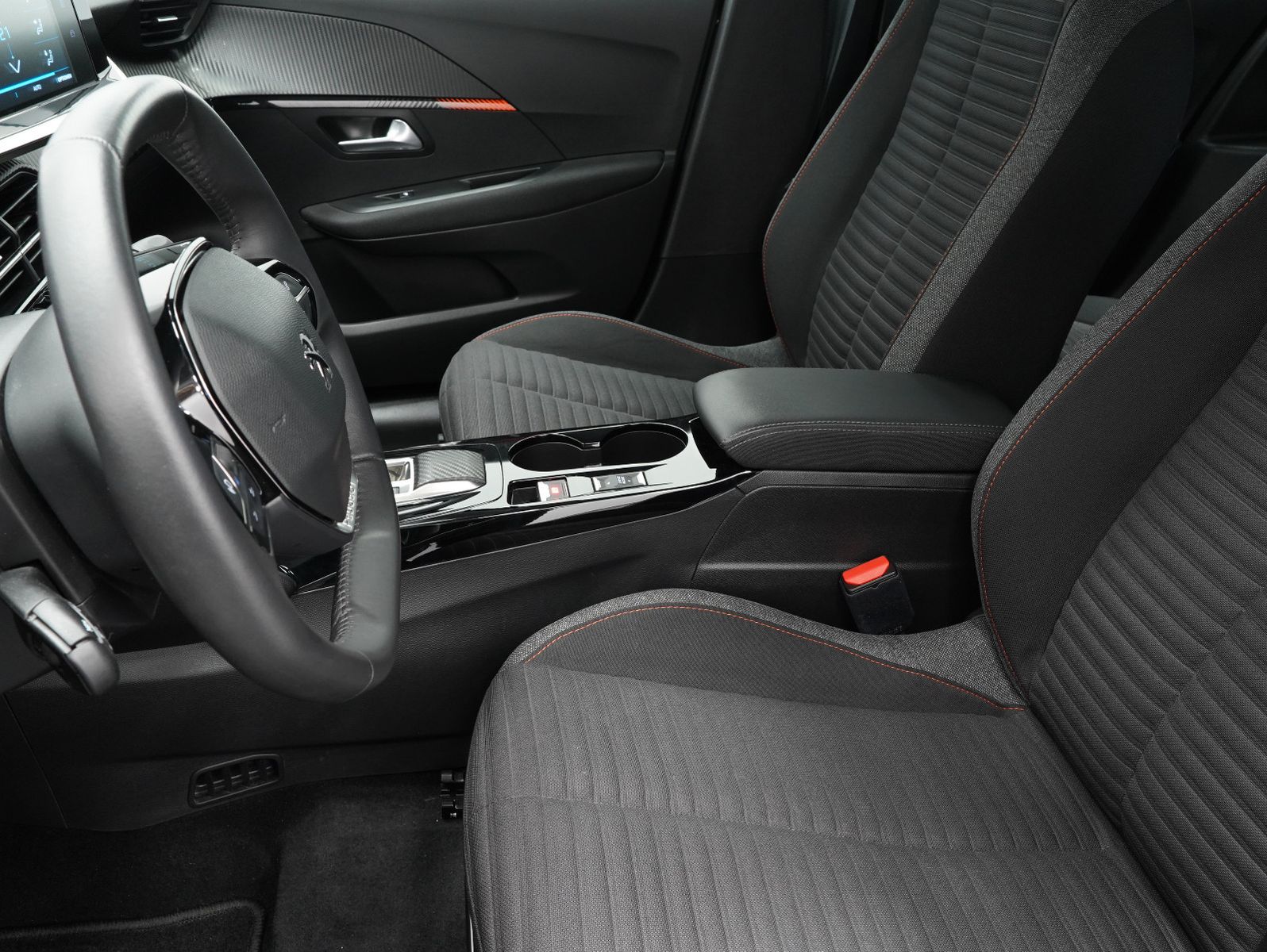 Fahrzeugabbildung Peugeot e- 208 136 Active Pack 50KWH/WÄRMEPUMPE/LED/SOH