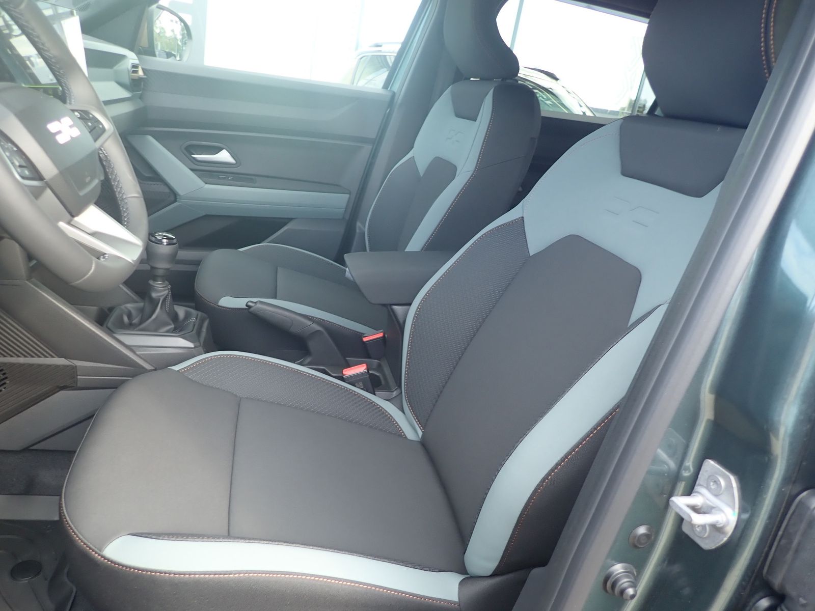 Fahrzeugabbildung Dacia Duster Extreme Mild Hybrid 140