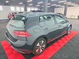 Volkswagen Golf VII e-Golf*NAVI*SZHZG*ACC*WÄRMEPUMPE*CCS - Volkswagen Golf mit Elektro-Antrieb: Limousine