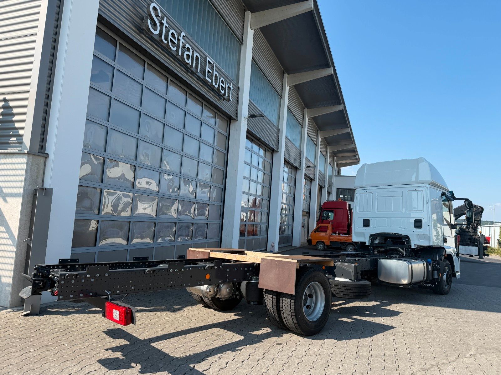 Fahrzeugabbildung Iveco Eurocargo ML140E28/P Bett AHK Klima Standheizung