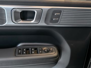 Hyundai Santa Fe 1.6 T-GDI Hybrid 158 kW 4WD Signature