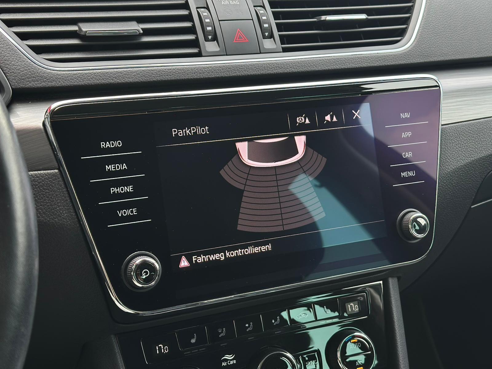 Skoda Superb 2.0TDI STYLE MATRIX#MEMORY#NAVI#SHZ#AHK