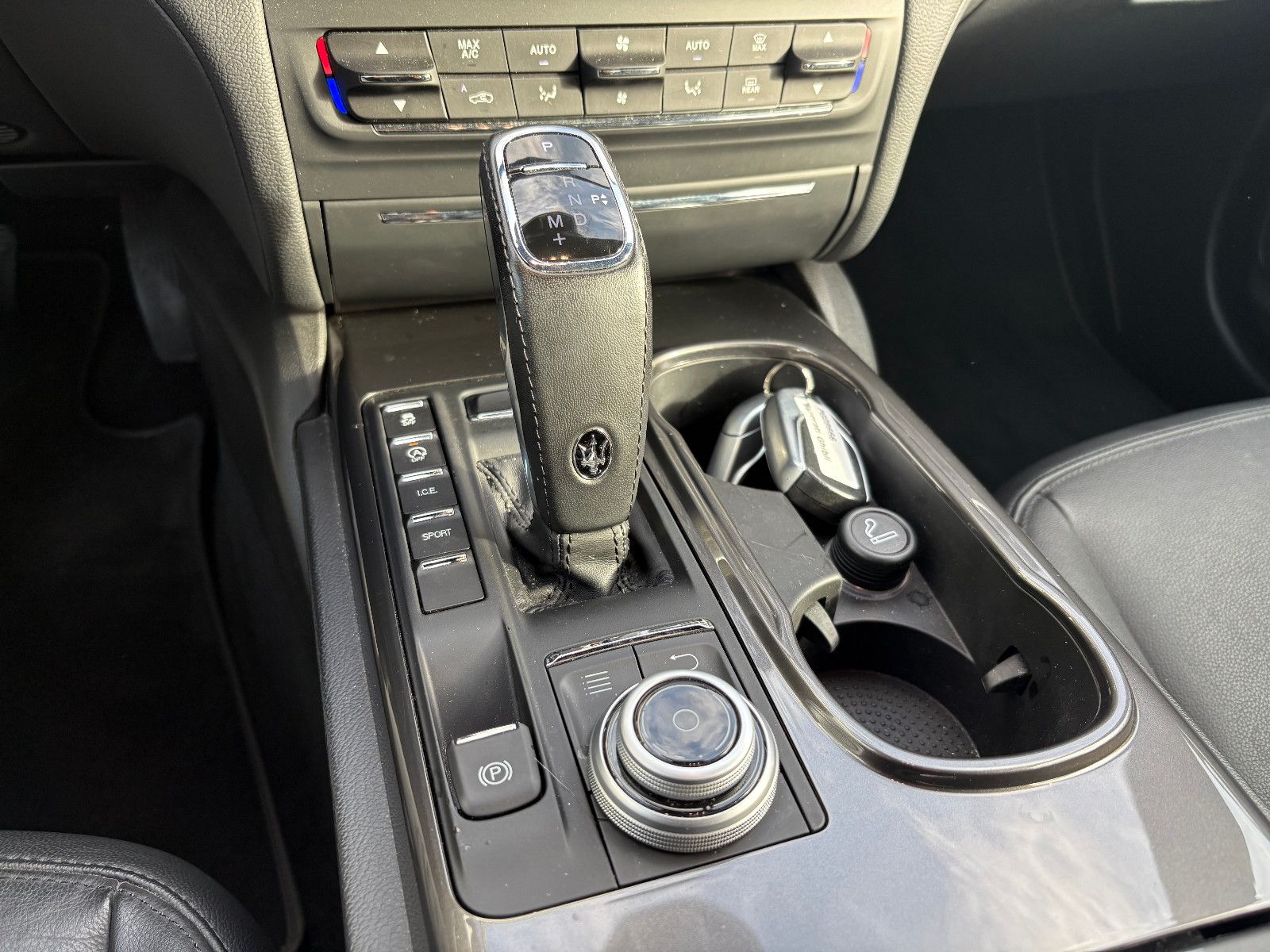 Fahrzeugabbildung Maserati Ghibli Diesel/FACELIFT/KAMERA/NEUES-MODELL