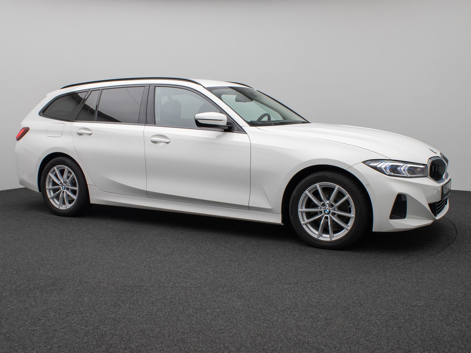 Fahrzeugabbildung BMW 320d Kamera HUD DAB AHK Alarm Sport Leder Ad.LED