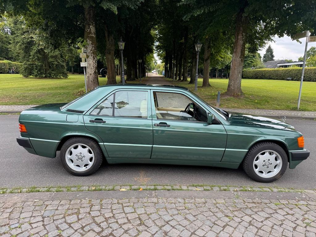 Mercedes-Benz 190