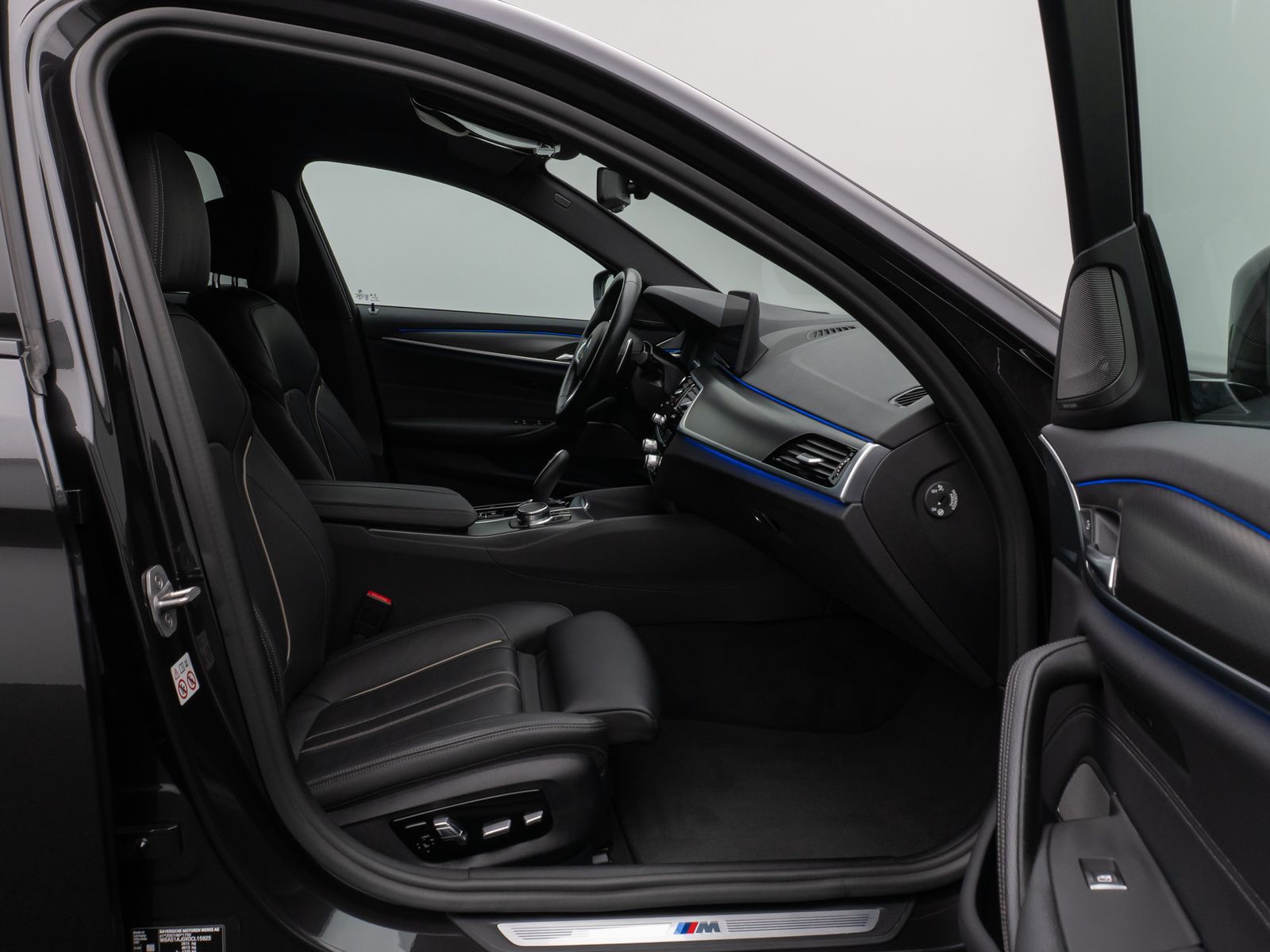 Fahrzeugabbildung BMW 540d xD M Sport Pro Kamera HUD DAB H/K AHK Alarm