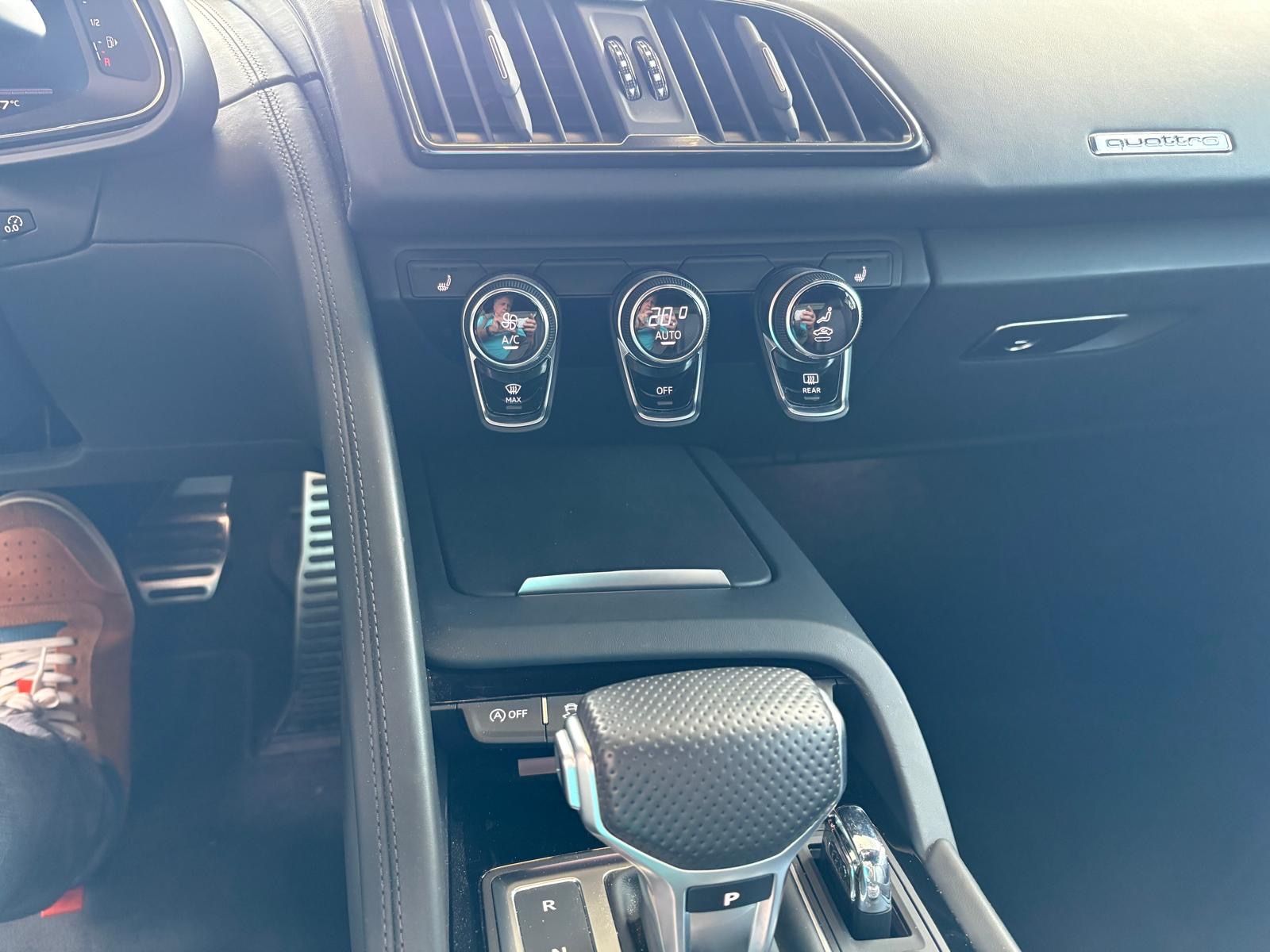 Fahrzeugabbildung Audi R8 Coupe 5.2 FSI quattro/erst 19800 km