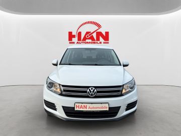 Volkswagen Tiguan - 1