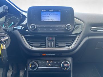 Ford Fiesta 1.1 Cool & Connect PDC+SpurH+KlimaA