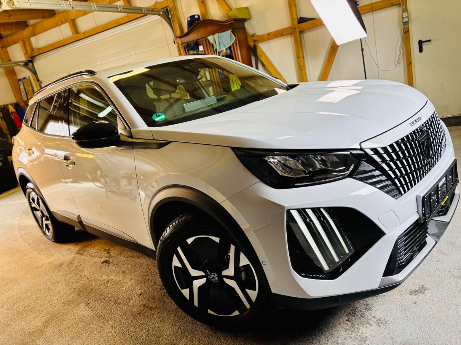 Peugeot 2008 Hybrid 136 Allure Anhängerkupplung/8300Km!