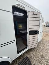 HYMER / ERIBA / HYMERCAR NovaLine 495 GFK Truma Combi Einzelbetten - HYMER / ERIBA Nova 495