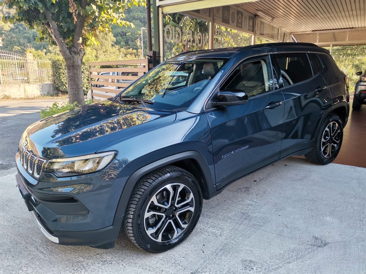 Jeep Compass 13 t 190cv 4x4 AT6 4xe Limited 2022 imagem 3