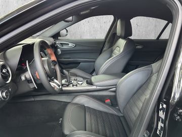 Alfa Romeo Giulia MY24 Intensa 280 PS AT8 Q4 HARMAN KARDON
