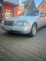 Mercedes-Benz C230  W202 - Mercedes-Benz C 230 mit Benzin-Antrieb: Limousine, Schaltgetriebe