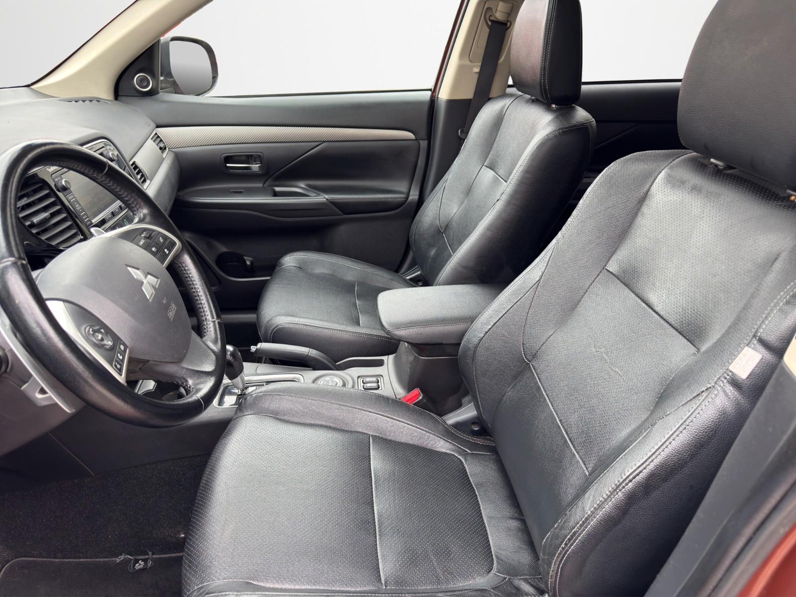 Mitsubishi Outlander 2.2 DI-D 150 ch • BVA • 4WD • 7 places • Cuir • Caméra