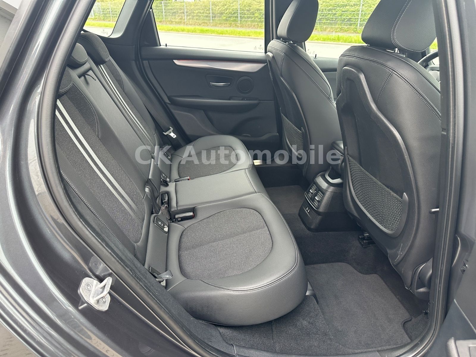Fahrzeugabbildung BMW 218dxDrive Active Tourer M-Sport/Shadow-Line/LED