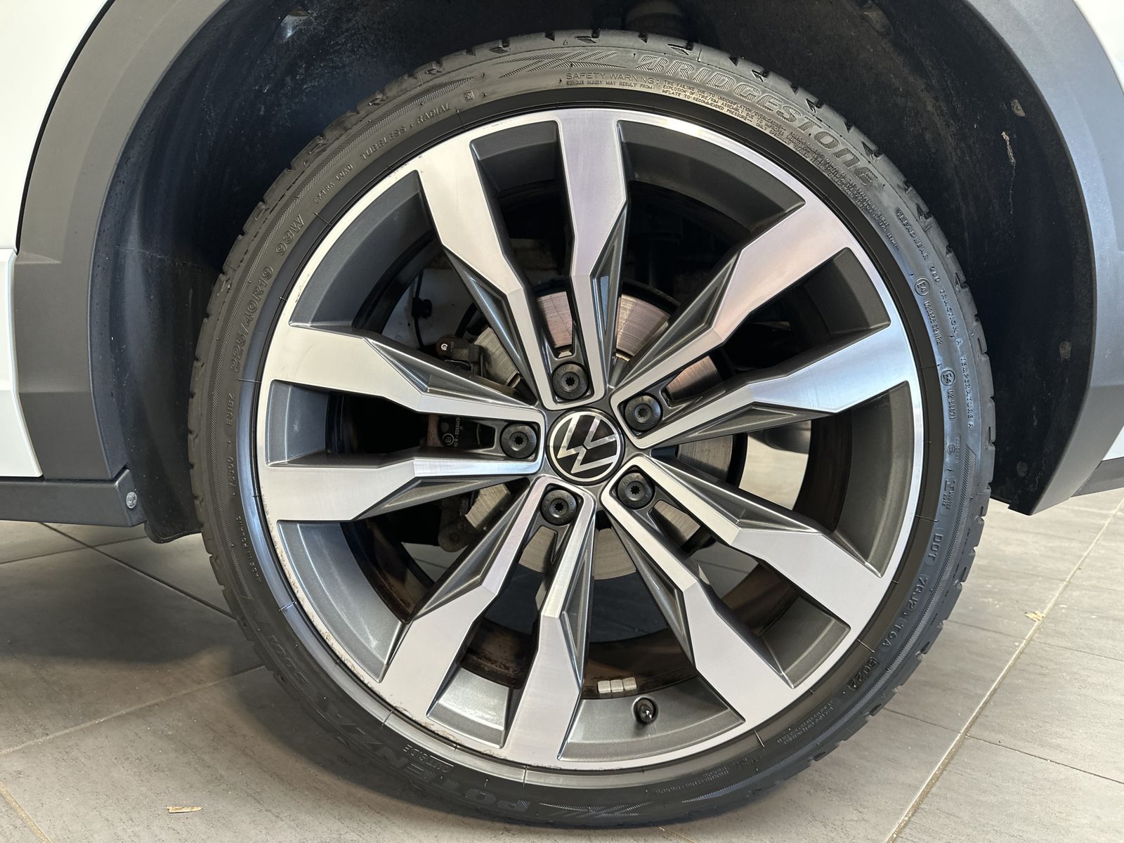 Fahrzeugabbildung Volkswagen T-Roc 2.0 TSI DSG R-Line 4M NAV+LED+ACC+AHK+KAM