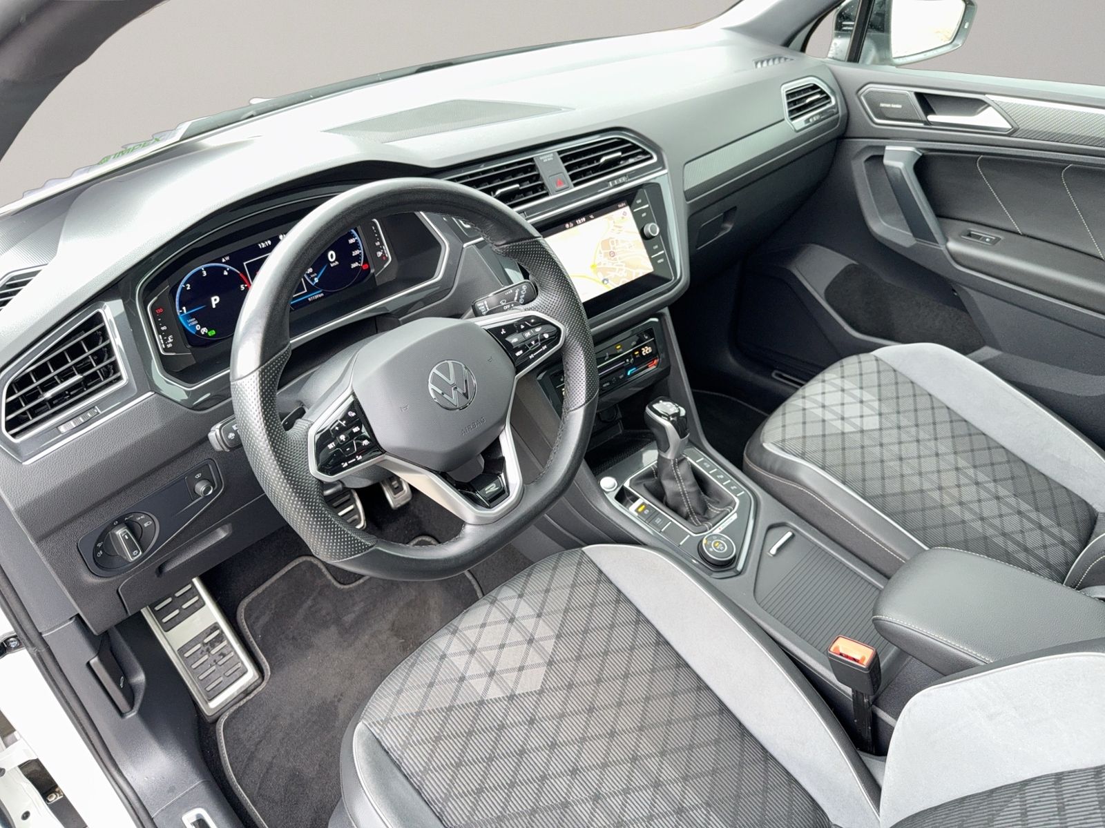 Tiguan R-Line 4Motion 2.0 TDI, AHK, Matrix-LED,