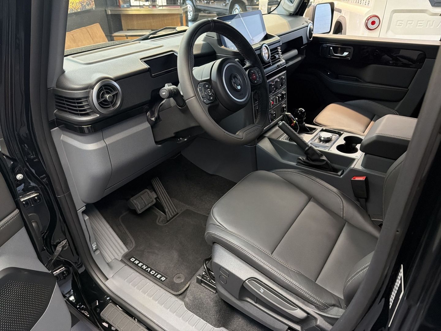 Fahrzeugabbildung INEOS Grenadier SW ''Black Edition'' *Sondermodell* Le