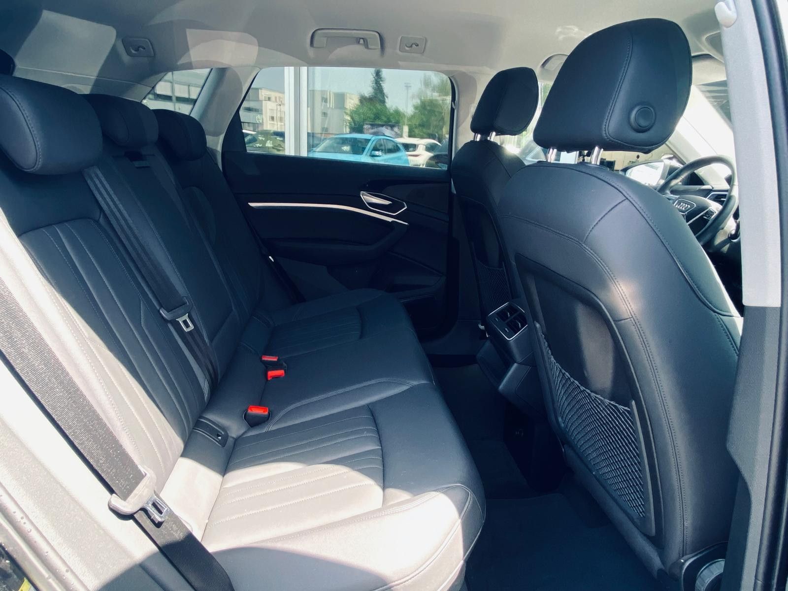 Fahrzeugabbildung Audi e-tron 55 Quat S LINE LUFT+LED+NAVI+SHZ+KAM+B&O+