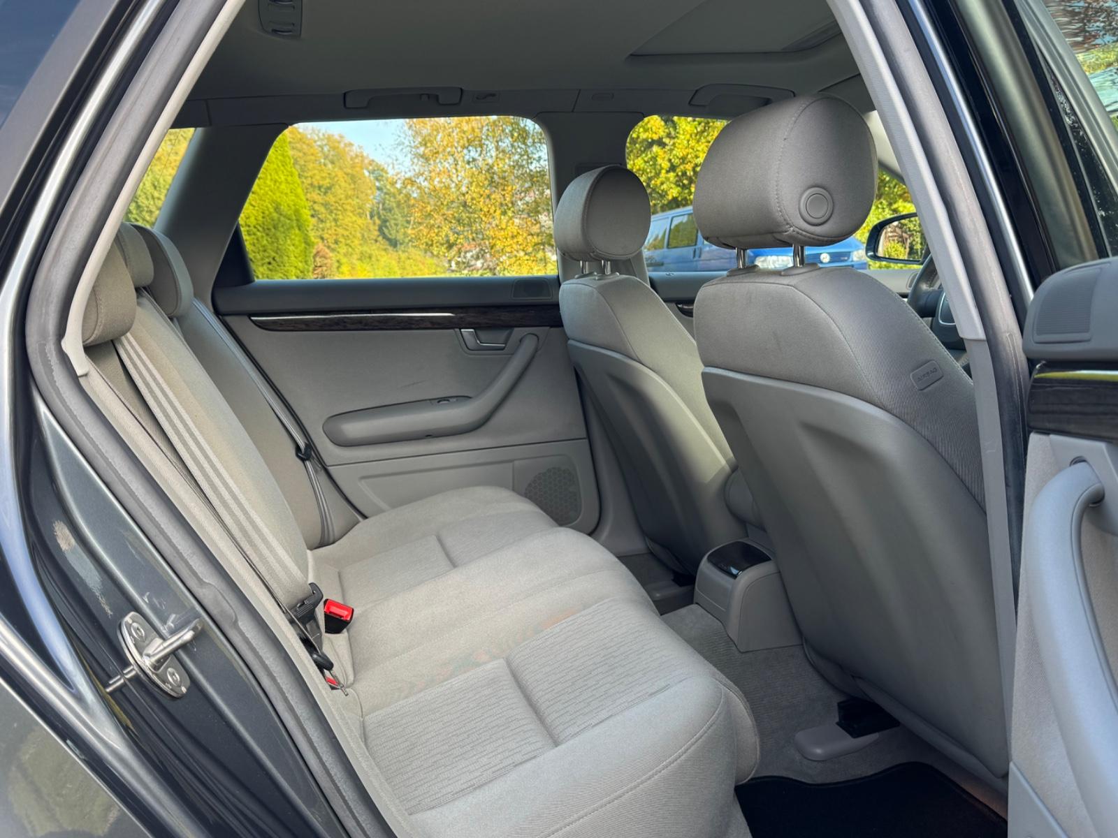 Audi A4 2007 — photo 20
