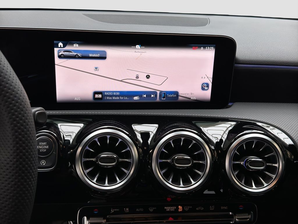 Fahrzeugabbildung Mercedes-Benz A 200 d AMG*Night*LED*SpurH*PDC*ParkAss*RFK