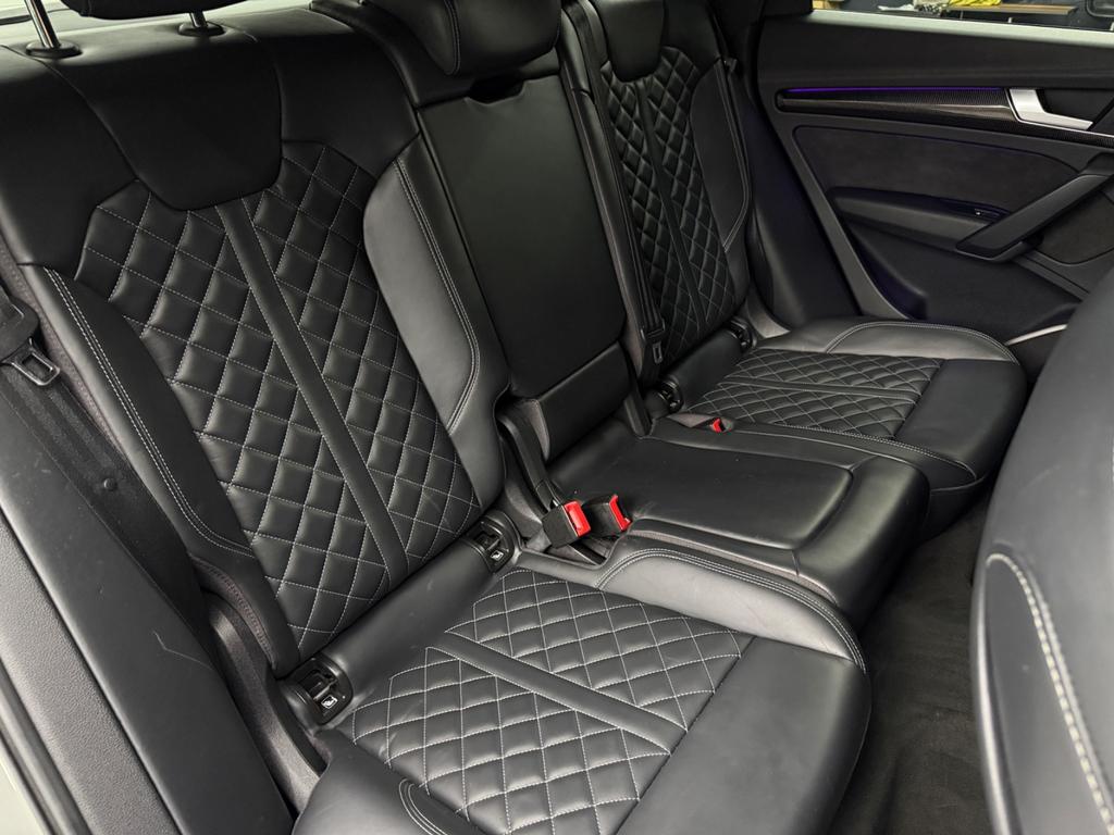 Audi Q5 2.0 TDI quattro S line Black, Foto 32 von 50