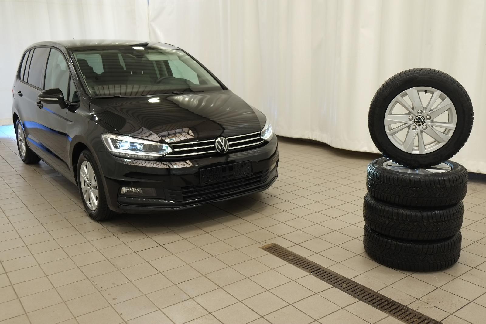 Volkswagen Touran Comfortline 1,5 DSG Standheizung Matrix
