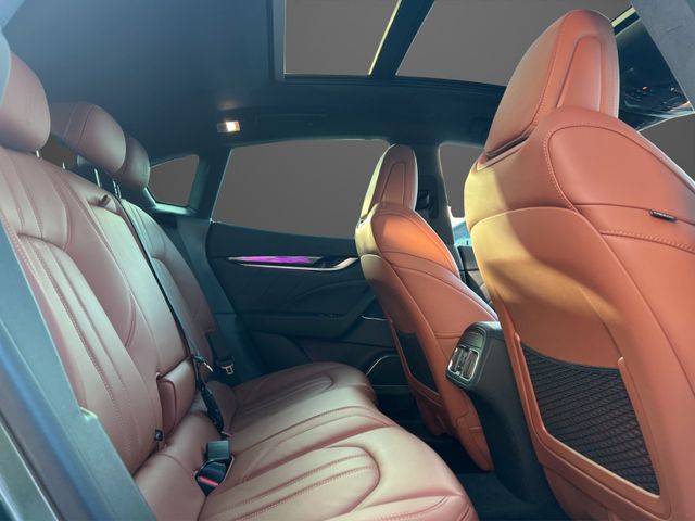 Fahrzeugabbildung Maserati Levante 3.0 V6 Modena Facelift Sonderlack
