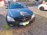 Mercedes-Benz 230 - Mercedes-Benz 230: Limousine