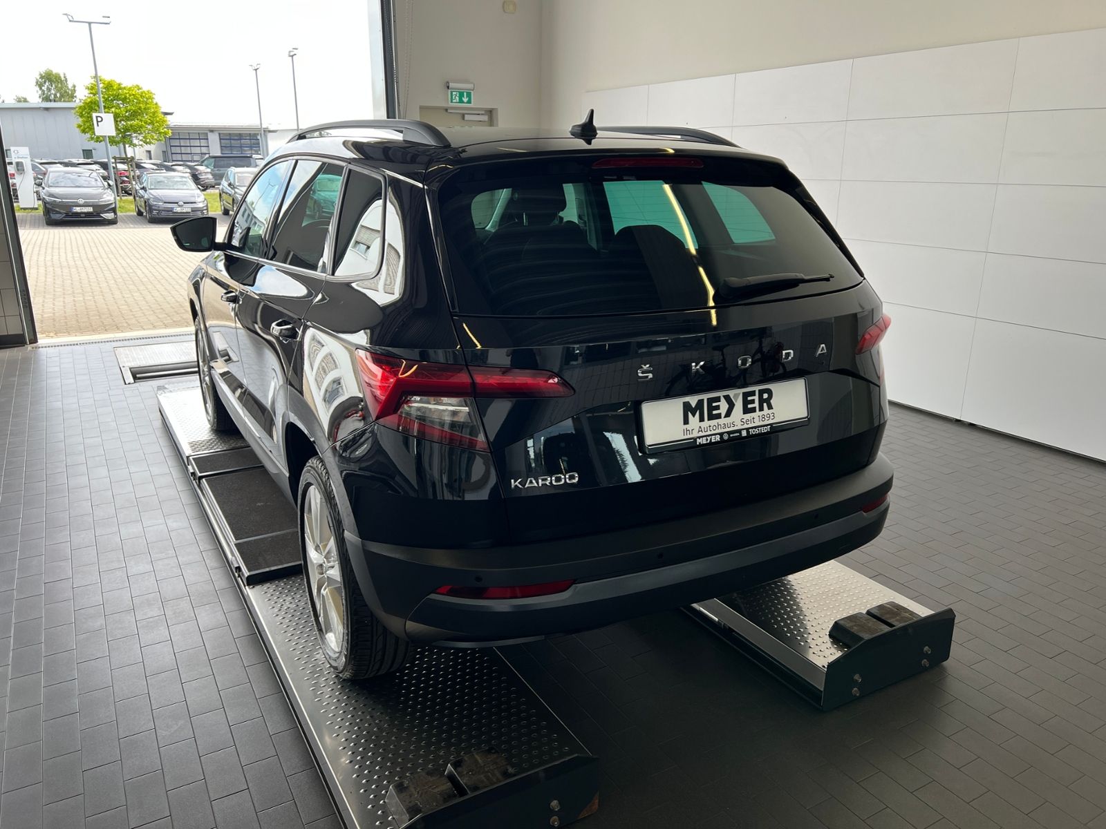 Fahrzeugabbildung SKODA Karoq Style 2.0 TDI DSG *AHK,LED,Navi,Kamera,18'