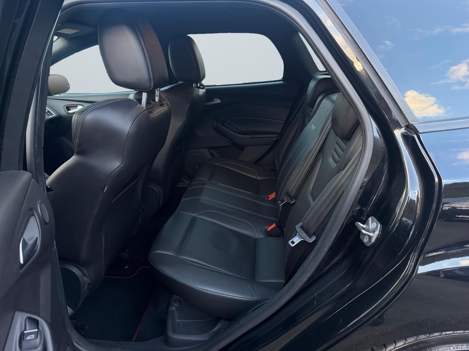 Ford Focus 2015 — photo 10