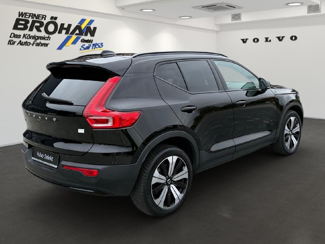 Fahrzeugabbildung Volvo XC40 Core Recharge Pure Electric 2WD