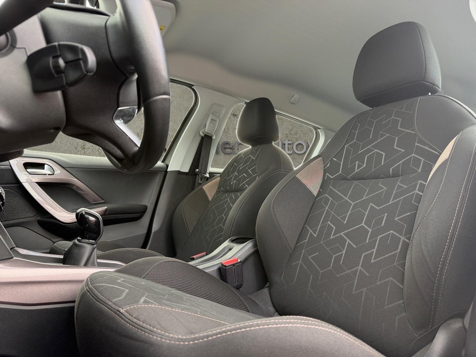 Peugeot 2008 Active *KLIMA*SHZ*PDC*NAVI*TOUCH.*TEMP.*TÜV