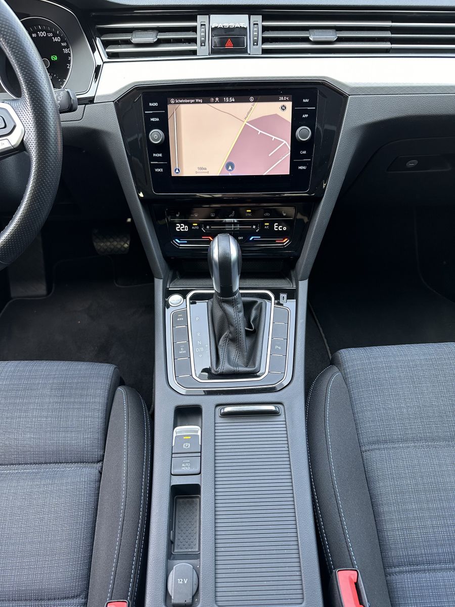 Fahrzeugabbildung Volkswagen Passat Variant 1.4 TSI DSG GTE NAV+LED+ACC+PANO