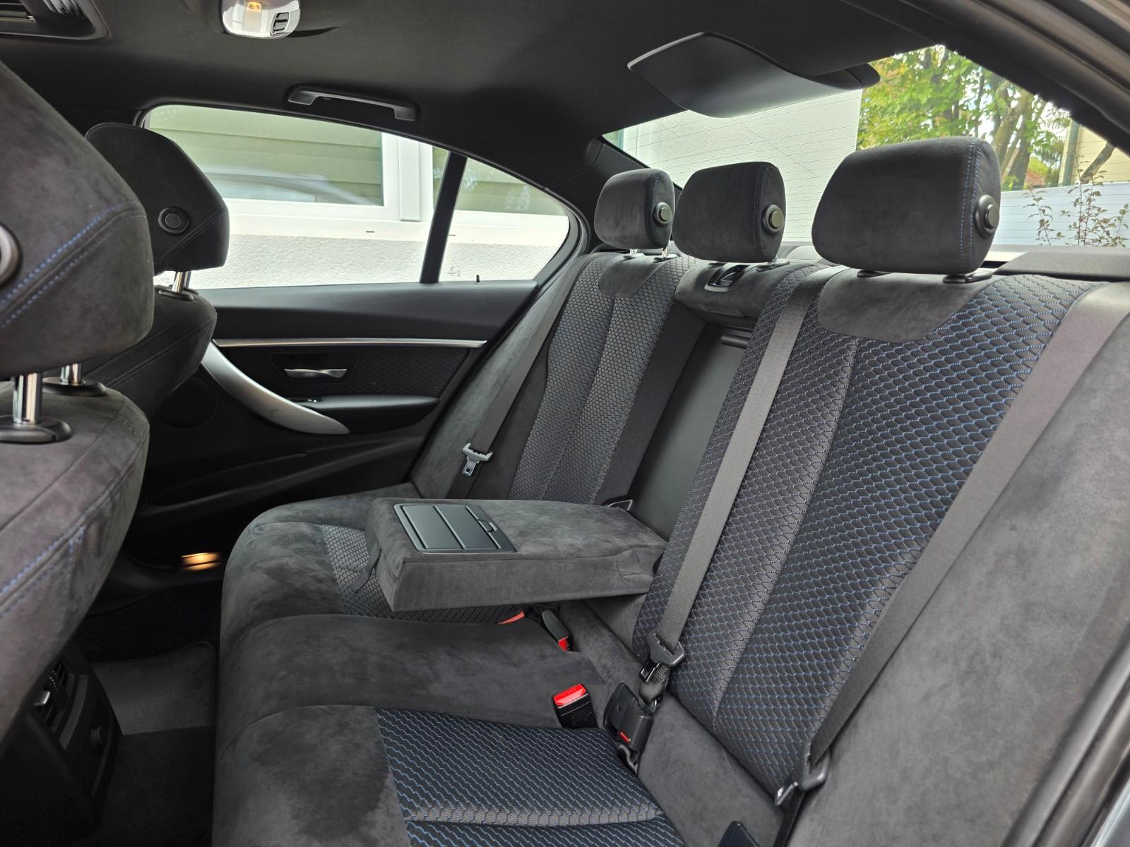BMW 320 i M Sport*1.Hand*Scheckheft gepflegt*Ambient