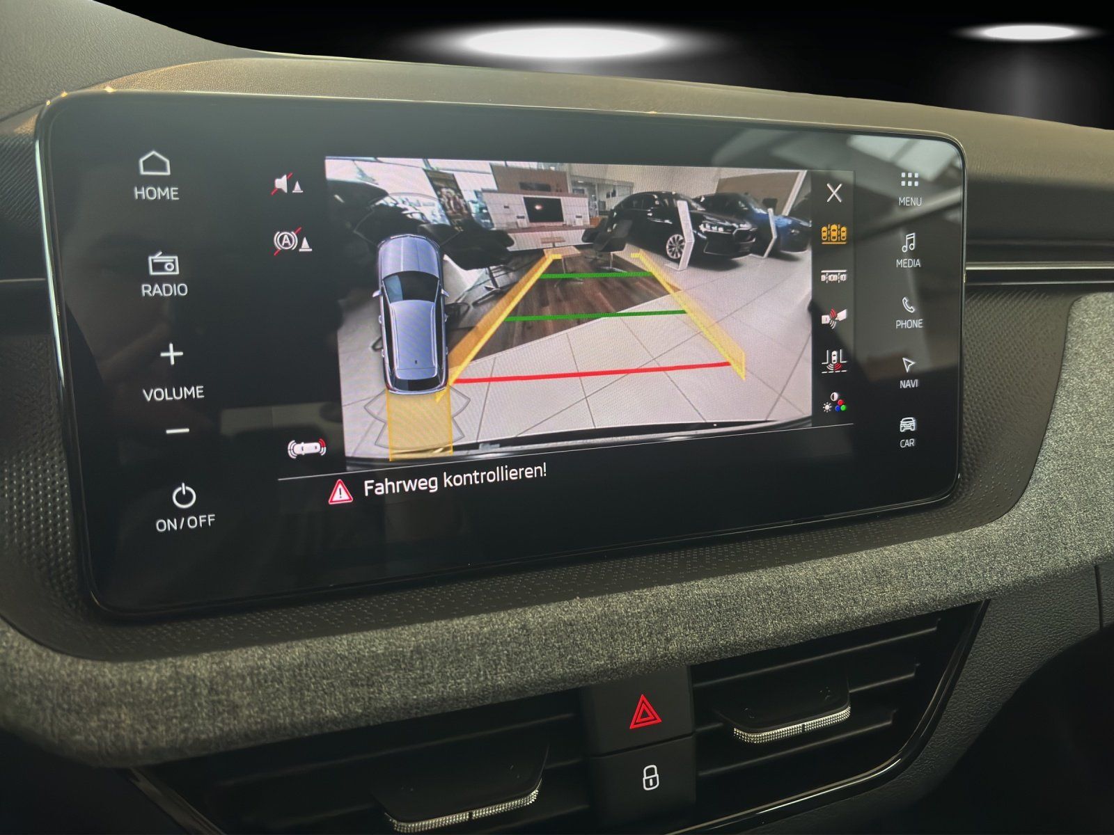 Fahrzeugabbildung SKODA Kamiq Tour 1,0 TSI 85 kW DSG