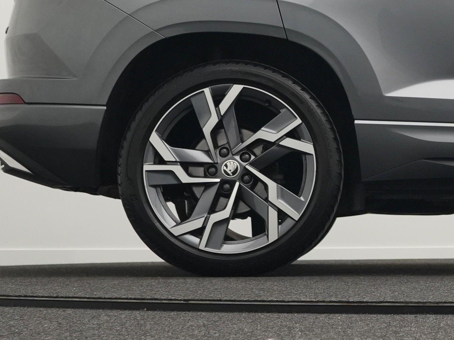 Skoda Karoq Sportline 2.0 TSI 4x4 DSG AHK*LED*NAVI*19"