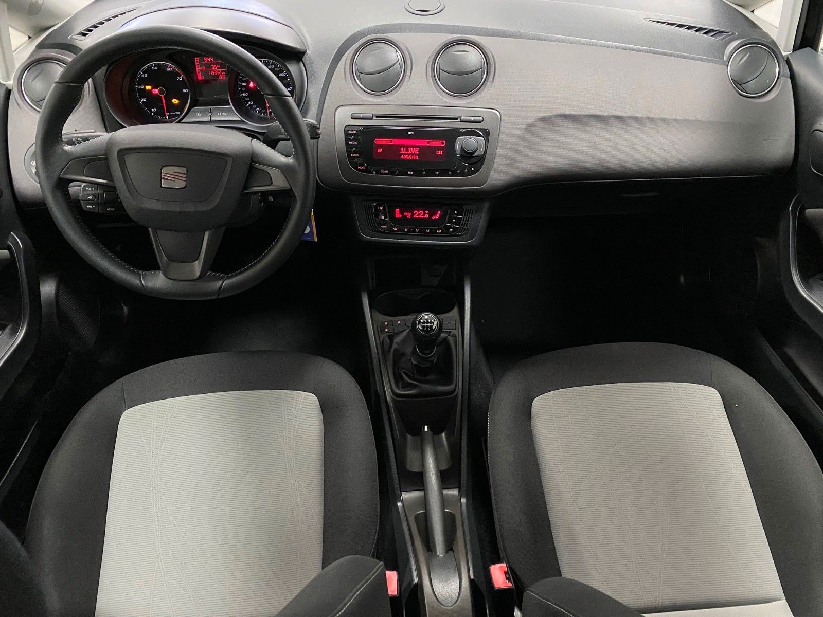 Fahrzeugabbildung SEAT Ibiza SC 1.4 16V Style Viva+BLUETOOTH+KLIMAAUTOM